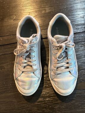 Dr. Scholl's Iridescent Silver/White Lace-Up Women's Sneakers